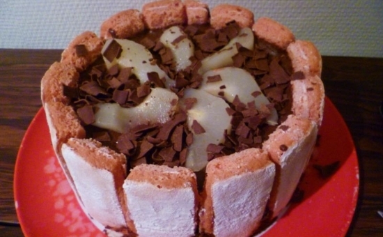 Charlotte poire chocolat aux Biscuits Roses