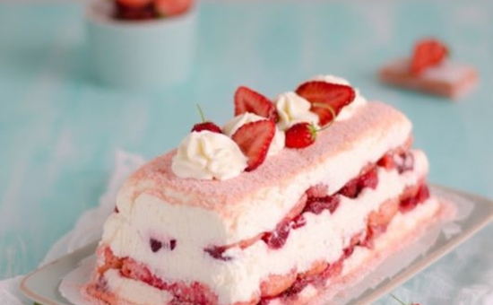 Tiramisu aux fraises / rose et aux Biscuits Roses de Reims