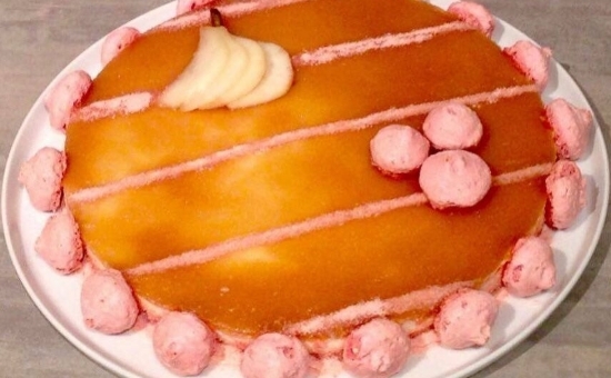 Entremet à la poire et macarons framboise Fossier