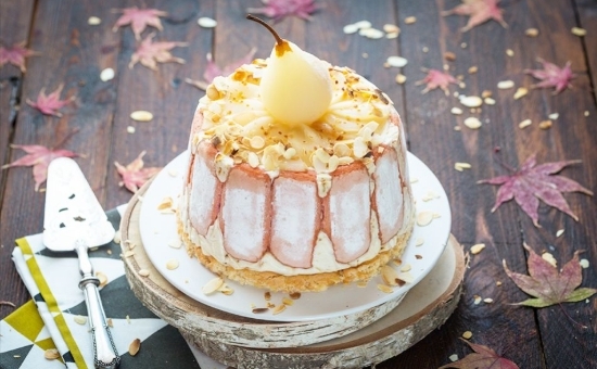 Charlotte aux Poires, Nougatine & Biscuits Roses de Reims