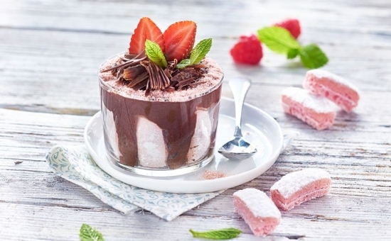 Mousse au chocolat et Biscuit Rose