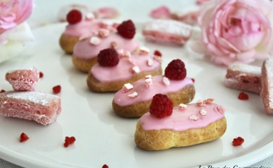 Mini-éclairs aux framboises et Biscuits Roses de Reims