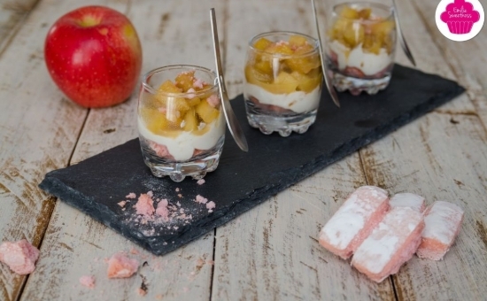 Verrines de Biscuits Roses, petits suisses et compote pomme banane