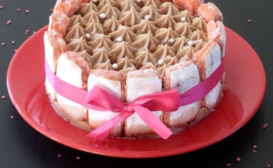 Charlotte poires, marrons et Biscuits Roses de Reims