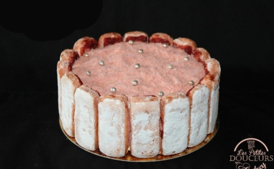 Charlotte aux Biscuits Roses, fruits rouges et chocolat blanc