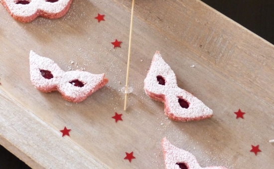 « Masques de carnaval » à la poudre de Biscuits Roses de Reims