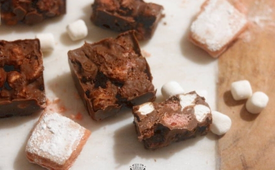 Rocky road sans cuisson au Biscuit Rose de Reims