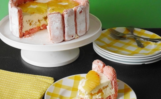 Charlotte chocolat blanc coco et ananas