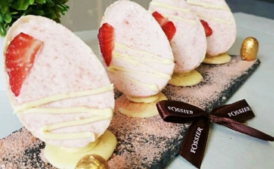 Œufs de Pâques gourmands fraises & Biscuits Roses de Reims