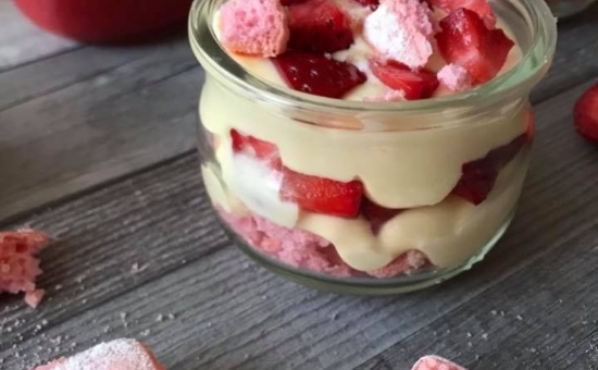 Tiramisu aux fraises et Biscuits Roses de Reims