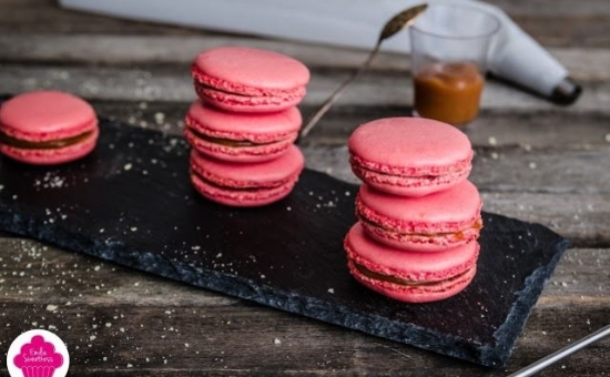 Macarons au caramel au beurre salé et Biscuits Roses