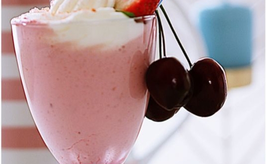 Milkshake aux fruits rouges et Biscuits Roses de Reims