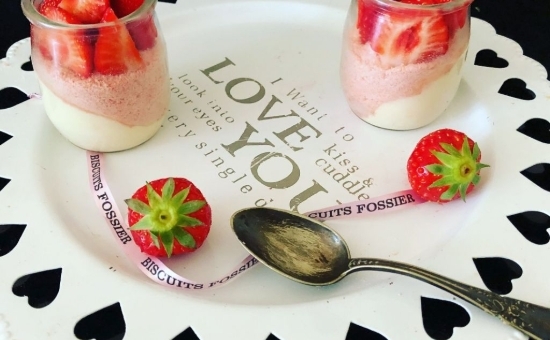 Panna cotta fraise & Biscuit Rose
