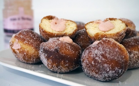 Minis beignets à la pâte à tartiner au Biscuit Rose de Reims