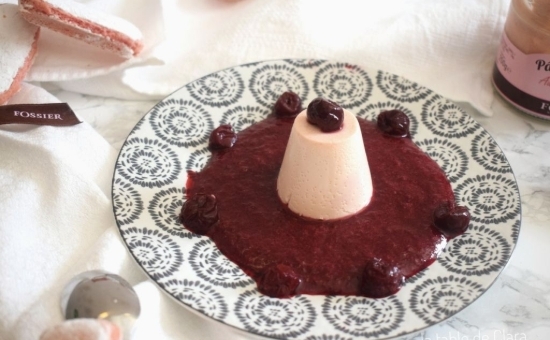 Panna cotta à la pâte à tartiner au Biscuit Rose et son coulis de cerises