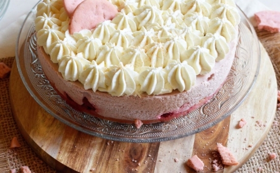 Entremets framboise, vanille & biscuits caramel