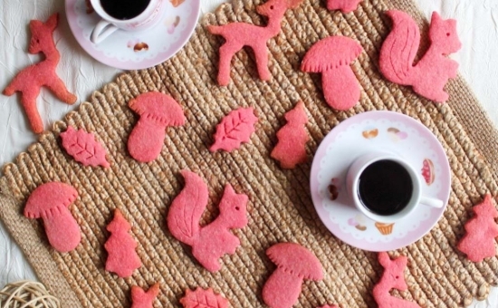 Sablés aux amandes et poudre de Biscuits Roses de Reims