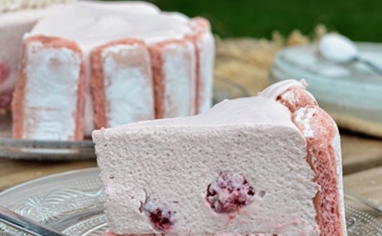 Charlotte framboise coulis de fraises et Biscuit Rose