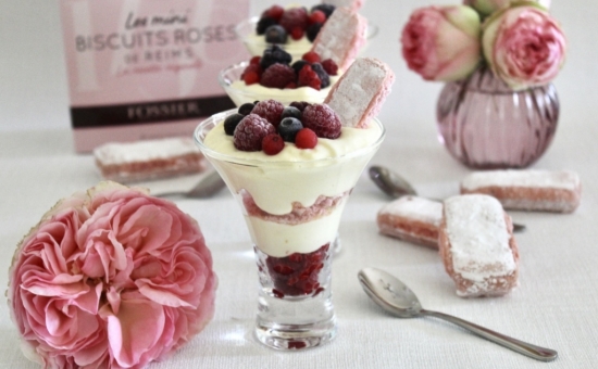 Tiramisu aux fruits rouges accompagné de ses Biscuits Roses...