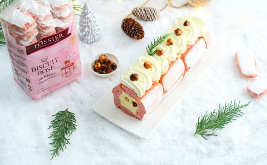 Bûche glacée à la fleur d'oranger, noisettes caramélisée et Biscuit Rose