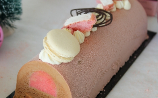 Bûche de Noël au chocolat Biscuit Rose praliné