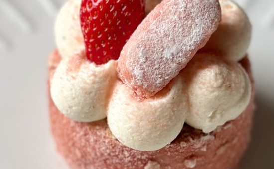 Mini Charlotte fraises Champagne et Biscuit Rose